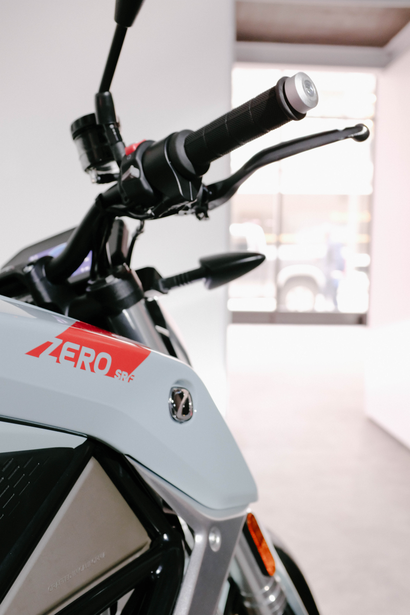 Illustration for article titled The Zero SR/F New Electric Motorcycle Can Charge 150 Miles In an Hour